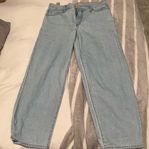 Aritzia levis jeans